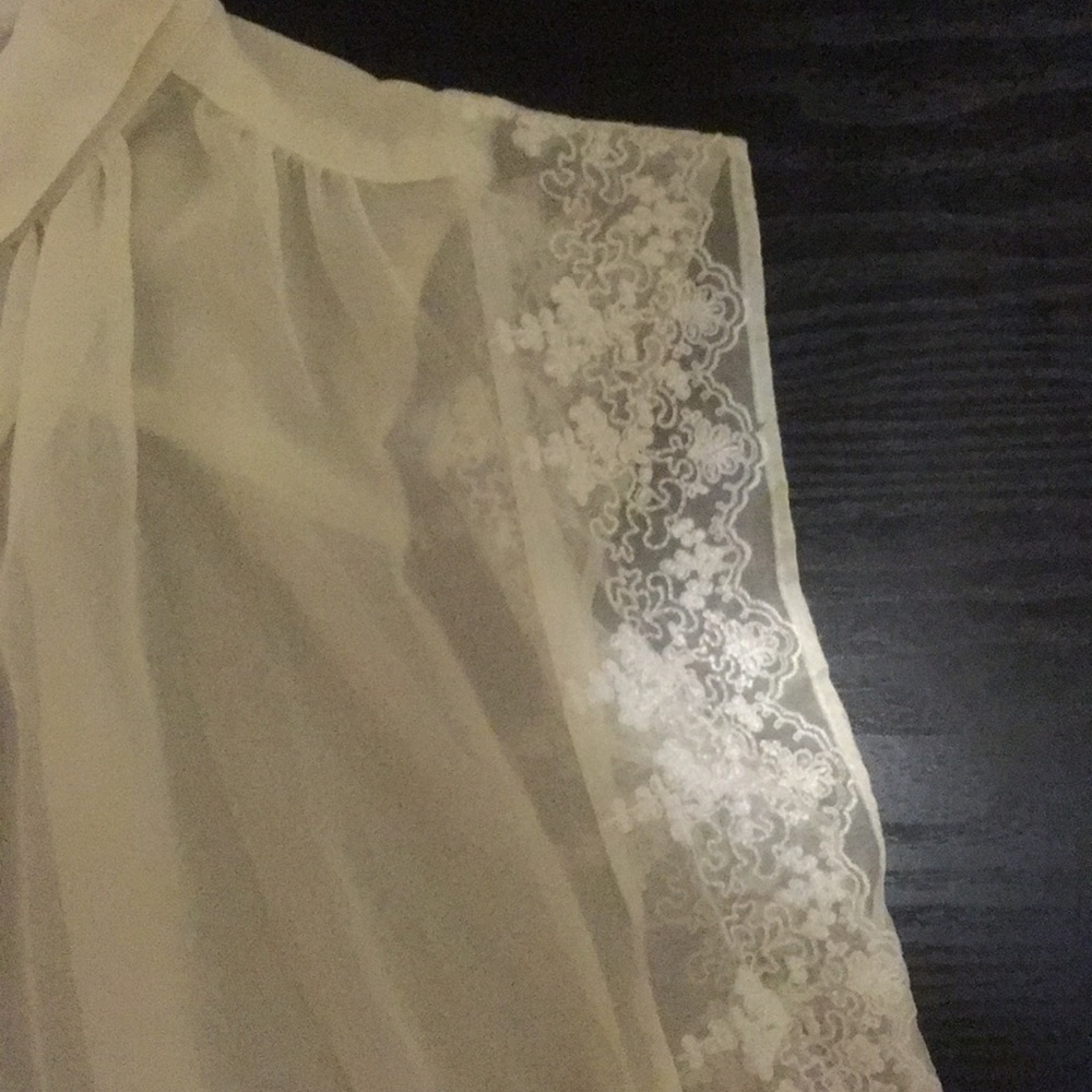 Tops - Picture 2 of 3